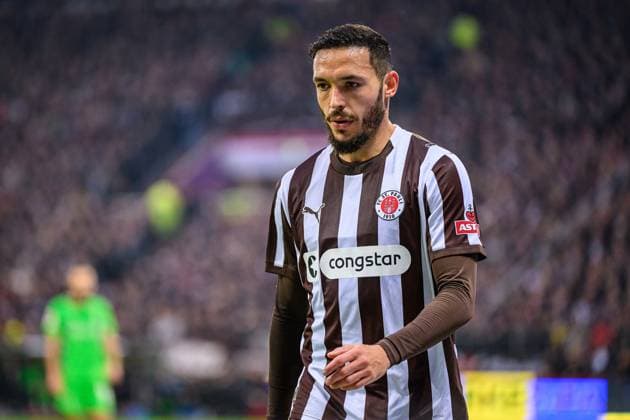 Fußball I Herren I Saison 2025-2026 I Bundesliga I 9. Spieltag I FC St. Pauli - Borussia Mönchengladbach I 01.11.2025 Mathias Pereira Lage (28, FC St. Pauli) Hamburg Millerntor-Stadion Hamburg Deutschland Copyright: xLobecax xHenningxRohlfsx