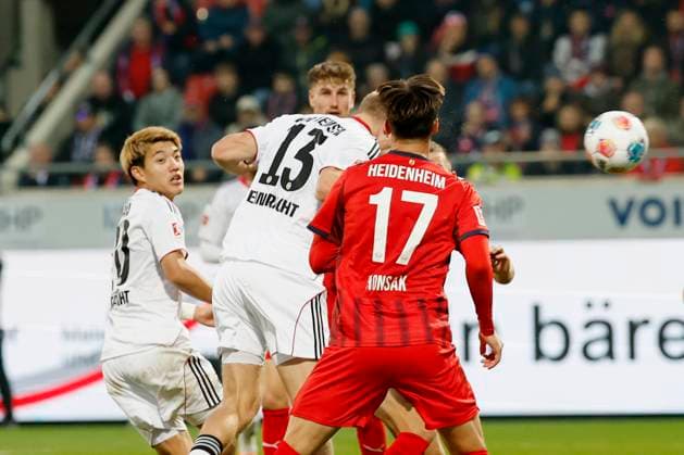 Rasmus Kristensen (Eintracht Frankfurt, 13), Goal scored, erzielt das Tor zum 1:1, celebrate the goal 01.11.2025, Fussball, Bundesliga, 1. FC Heidenheim - Eintracht Frankfurt, GER, Heidenheim, Voith-Arena, DFL REGULATIONS PROHIBIT ANY USE OF PHOTOGRAPHS AS IMAGE SEQUENCES AND OR QUASI-VIDEO. Copyright: HMBxMedia xHeikoxBecker