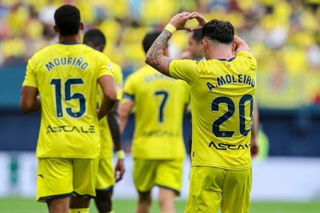 November 1, 2025, Villarreal, Castellon, SPAIN: Alberto Moleiro of Villarreal CF celebrates a goal during the Spanish league, LaLiga EA Sports, football match played between Villarreal CF and Rayo Vallecano at La Ceramica stadium on November 1, 2025, in Villarreal, Spain. Villarreal SPAIN - ZUMAa181 20251101_zaa_a181_124 Copyright: xIvanxTerronx