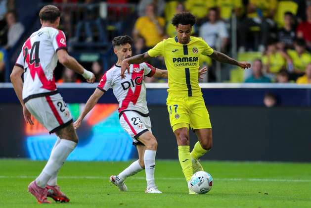 November 1, 2025, Villarreal, Castellon, SPAIN: Tajon Buchanan of Villarreal CF in action during the Spanish league, LaLiga EA Sports, football match played between Villarreal CF and Rayo Vallecano at La Ceramica stadium on November 1, 2025, in Villarreal, Spain. Villarreal SPAIN - ZUMAa181 20251101_zaa_a181_125 Copyright: xIvanxTerronx