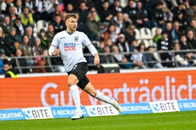 GER, 3. Liga, SSV Ulm 1846 vs VfB Stuttgart II 01.11.2025, Donaustadion, Ulm, GER, 3. Liga, SSV Ulm 1846 vs VfB Stuttgart II, im Bild Luis Görlich Goerlich (SSV Ulm, 2)