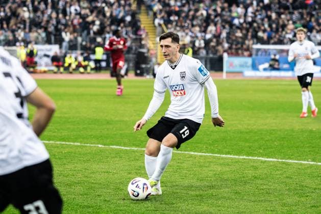 Fussball, Saison 2025 2026, 3. Liga, Donaustadion Ulm, 13. Spieltag, SSV Ulm 1846 Fußball - VfB Stuttgart II, 01.11.2025 01.11.2025, Fussball, Saison 2025 2026, 3. Liga, Donaustadion Ulm, 13. Spieltag, SSV Ulm 1846 Fußball - VfB Stuttgart II, 19 Jonathan Meier (SSV Ulm 1846 Fußball) Foto: Lucca Fundel Ulm Donaustadion Baden-Württemberg Deutschland