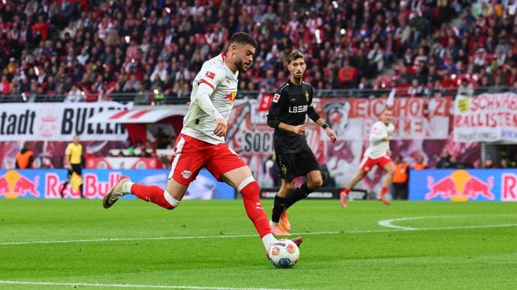 RB Leipzig - Stuttgart Bundesliga Leipzig, 01.11.2025, Red Bull Arena, Fussball, Bundesliga, Spieltag 9 , RB Leipzig vs. VfB Stuttgart , Im Bild: Romulo (40, RB Leipzig) ,