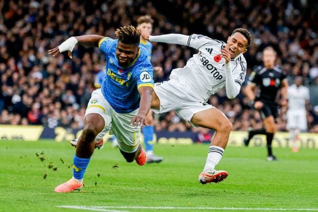 1st November 2025; Craven Cottage, Fulham, London, England; Premier League Football, Fulham versus Wolverhampton Wanderers; Fulhams Josh King is fouled by Wolverhampton Wanderers FC Defender Emmanuel Agbadou earning a red card and sending off  BobxKupbens