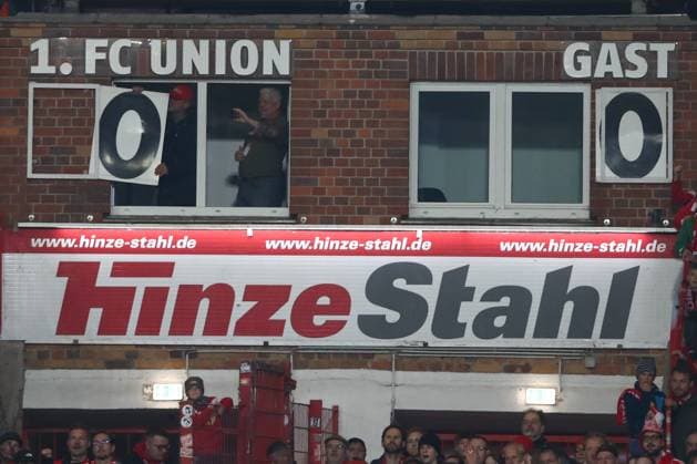 01.11.2025, xtgx, Fussball 1. Bundesliga, 1. FC Union Berlin - SC Freiburg emspor, v.l. auf der Anzeigetafel wird das 1:0 wieder durch ein 0:0 ersetzt, Tor durch Andrej Ilic (Union Berlin, 23) wurde aberkannt(DFL DFB REGULATIONS PROHIBIT ANY USE OF PHOTOGRAPHS as IMAGE SEQUENCES and or QUASI-VIDEO) Berlin
