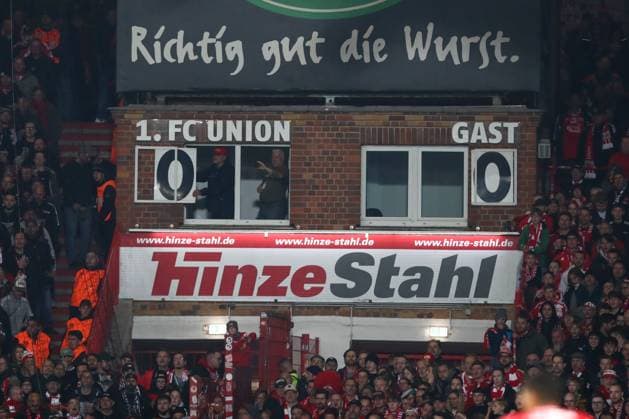 01.11.2025, xtgx, Fussball 1. Bundesliga, 1. FC Union Berlin - SC Freiburg emspor, v.l. auf der Anzeigetafel wird das 1:0 wieder durch ein 0:0 ersetzt, Tor durch Andrej Ilic (Union Berlin, 23) wurde aberkannt(DFL DFB REGULATIONS PROHIBIT ANY USE OF PHOTOGRAPHS as IMAGE SEQUENCES and or QUASI-VIDEO) Berlin