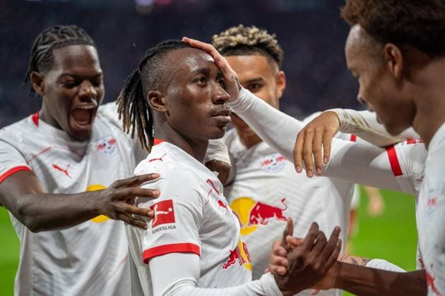 Deutschland, Fussball, 1. Bundesliga, 9. Spieltag, 2025 2026, RB Leipzig - VfB Stuttgart am 01.11. in Leipzig (Red Bull Arena): Torjubel 2:0 Yan Diomande (RB Leipzig 49) Copyright: xSvenxHeidmannx