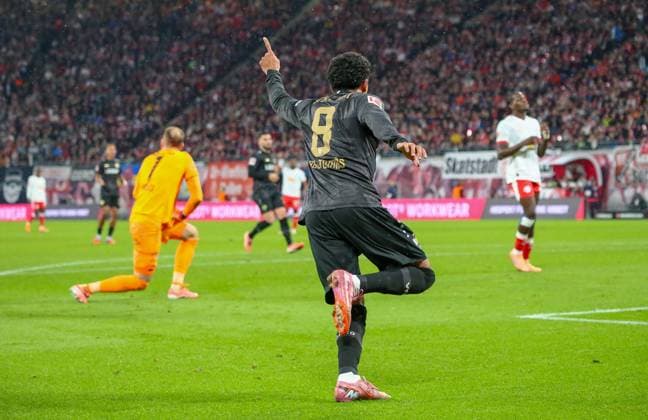 Deutschland: Fussball Bundesliga 2025 26, 9. Spieltag - RB Leipzig vs VfB Stuttgart - Red Bull Arena -Stadion (Leipzig): Tiago Tomas Tiago Tomas (VfB Stuttgart, 8) Leipzig Copyright: xAymanxAlahmedx