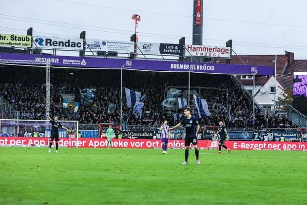 Fussball, 3.Liga Saison 2025 2026 13. Spieltag VfL Osnabrück - MSV Duisburg 01.11.2025, Bremer Brücke Fans MSV Duisburg Osnabrück Bremer Brücke Niedersachsen Deutschland