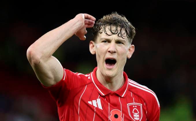 Nottingham Forest v Manchester United, ManU - Premier League Ryan Yates of Nottingham Forest reacts during the Premier League match between Nottingham Forest and Manchester United at City Ground on November 1, 2025 in Nottingham, England. Nottingham City Ground England United Kingdom Copyright: xNealxSimpson Sportsphoto APLx 14140141