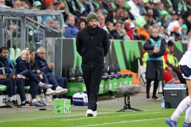 VfL - Hoffenheim, BL Frauen Wolfsburg, 01.11.2025, FUßBALL - VfL Wolfsburg vs. TSG 1899 Hoffenheim, Google Pixel Frauen-Bundesliga, Saison 2025 26. Cheftrainer Stephan Lerch (VfL Wolfsburg) Wolfsburg