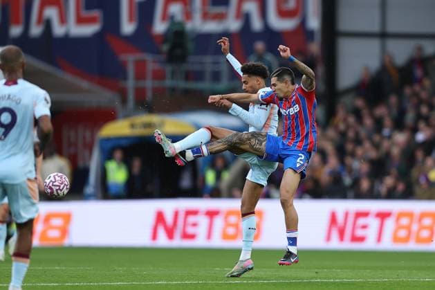 1st November 2025; Selhurst Park, Selhurst, London, England; Premier League Football, Crystal Palace versus Brentford; Kevin Schade of Brentford and Daniel Munoz of Crystal Palace  KatiexChan