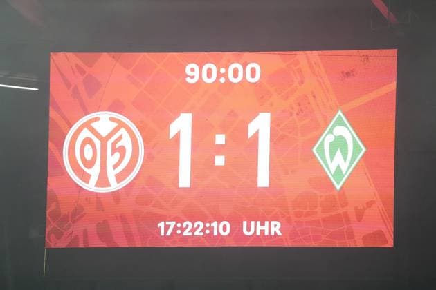 GER, 1.FBL, 1.FSV Mainz 05 vs Werder Bremen 01.11.2025, MEWA Arena, Mainz, GER, 1.FBL, 1.FSV Mainz 05 vs Werder Bremen , im Bild Die Anzeigetafel mit dem Endstand von 1:1. DFL regulations prohibit any use of photographs as image sequences and or quasi-video.