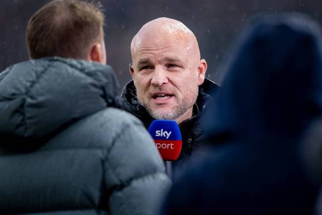 Hamburg, 1. November 2025 - Fußball, 1. Bundesliga 2025 26, FC St. Pauli - Borussia MoÌˆnchengladbach: Rouven Schröder (Borussia MoÌˆnchengladbach, Sportchef) DFL REGULATIONS PROHIBIT ANY USE OF PHOTOGRAPHS AS IMAGE SEQUENCES AND OR QUASI-VIDEO.