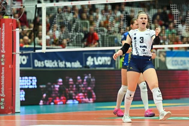 Florien Reesink (SSC Palmberg Schwerin, 3) Dresdner SC vs. SSC Palmberg Schwerin, 1. Volleyball Bundesliga Damen, Spielzeit 2025 2026, 01.11.2025 Dresdner SC vs. SSC Palmberg Schwerin, 1. Volleyball Bundesliga Damen, Spielzeit 2025 2026, 01.11.2025 Dresden Copyright: xEibner-Pressefoto xHoepnerx EP_PHR