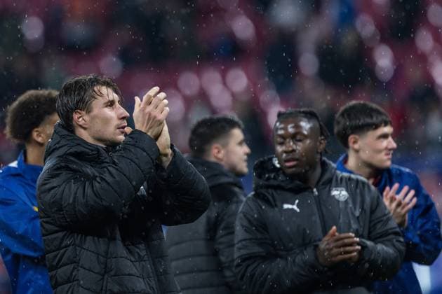 GER, Bundesliga, RB Leipzig - VfB Stuttgart 01.11.2025, Red Bull Arena, Leipzig, GER, Bundesliga, RB Leipzig - VfB Stuttgart Willi Orban (RB Leipzig 4) jubelt Â