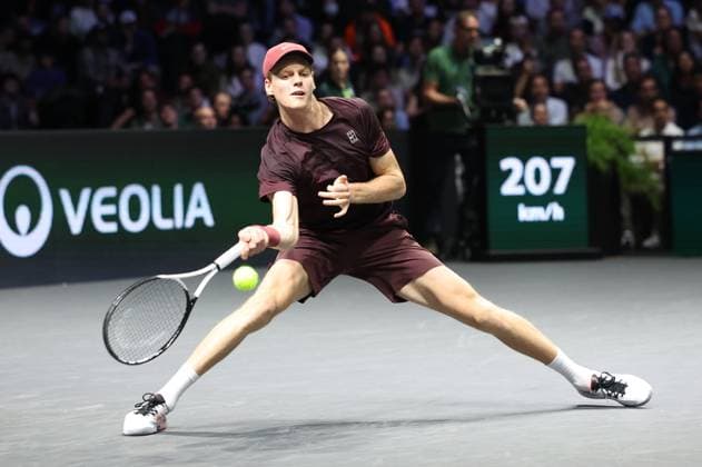 ROLEX PARIS MASTERS TENNIS 2025 Thierry Larret MAXPPP - Nanterre (92) 01 11 2025 Thierry Larret Maxppp. Tennis. Rolex Paris Masters. Paris La Defense, Nanterre (92). Du 25 octobre au 2 novembre 2025. Samedi 1er novembre 2025. Demi-Finale : Alexander ZVEREV (GER) vs Jannik SINNER (ITA). Nanterre (92) PARIS LA DEFENSE ARENA ILE DE FRANCE FRANCE  Copyright: xMAXPPPxThierryxLarretx TLR202511019343 TLR202511019343