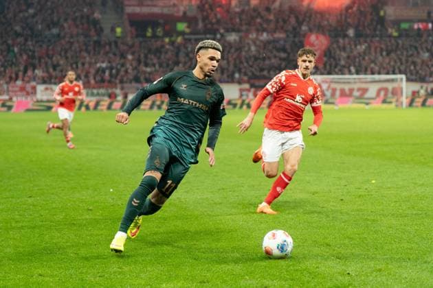 01.11.2025, xhfmx, Fussball 1.Bundesliga, FSV Mainz 05 - Werder Bremen Justin Njinmah (SV Werder Bremen) (DFL DFB REGULATIONS PROHIBIT ANY USE OF PHOTOGRAPHS as IMAGE SEQUENCES and or QUASI-VIDEO) Mainz