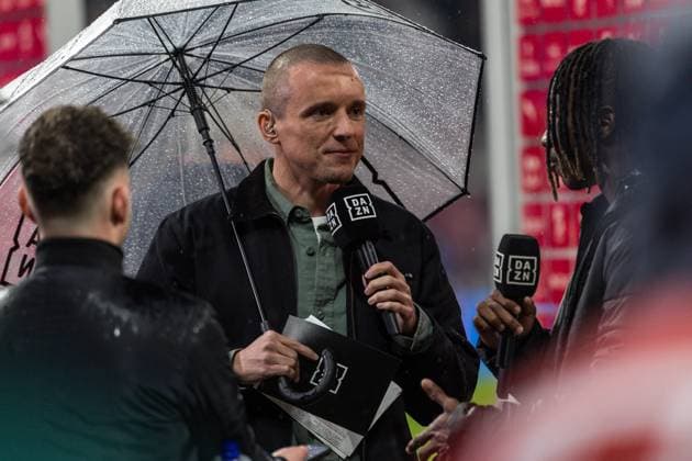 GER, Bundesliga, RB Leipzig - VfB Stuttgart 01.11.2025, Red Bull Arena, Leipzig, GER, Bundesliga, RB Leipzig - VfB Stuttgart Benni Zander (DAZN) Moderator Â