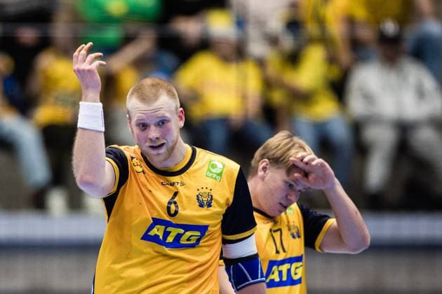 251101 Felix Möller and Axel Mansson of Sweden looks dejected during the International Friendly, Länderspiel, Nationalmannschaft handball match between Sweden and Spain on November 1, 2025 in Eskilstuna. Photo: Kenta Jönsson BILDBYRAN COP 210 KJ0282 handball handboll handball landslag sverige sweden spain national teams bbeng depp Copyright: KENTAxJÖNSSON BB251101KJ037