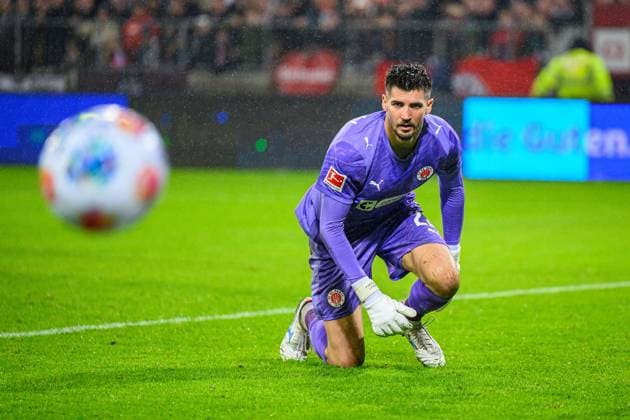 Fußball I Herren I Saison 2025-2026 I Bundesliga I 9. Spieltag I FC St. Pauli - Borussia Mönchengladbach I 01.11.2025 Nikola Vasilj (22, FC St. Pauli) Hamburg Millerntor-Stadion Hamburg Deutschland Copyright: xLobecax xHenningxRohlfsx