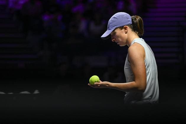 WTA, Tennis Damen Finals 2025 in Riyadh - Day One RIYADH, SAUDI ARABIA – NOVEMBER 01: Iga Swiatek of Poland plays against Madison Keys of the United States during their match on Day 1 of the 2025 WTA Finals, part of the Hologic WTA Tour, at King Saud University Indoor Arena in Riyadh, Saudi Arabia, on November 1, 2025. Artur Widak Anadolu Riyadh Saudi Arabia. Editorial use only. Please get in touch for any other usage.  Copyright: x2025xAnadoluxArturxWidakx