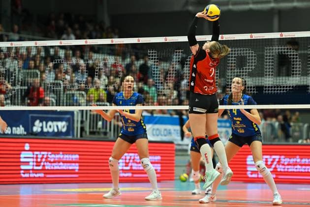 Larissa Winter (Dresdner SC, 2) Dresdner SC vs. SSC Palmberg Schwerin, 1. Volleyball Bundesliga Damen, Spielzeit 2025 2026, 01.11.2025 Dresdner SC vs. SSC Palmberg Schwerin, 1. Volleyball Bundesliga Damen, Spielzeit 2025 2026, 01.11.2025 Dresden Copyright: xEibner-Pressefoto xHoepnerx EP_PHR