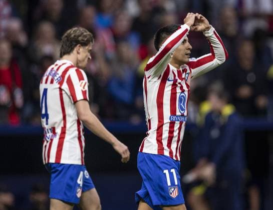 MADRID, SPAIN - OCTOBER 18: Thiago Almada of Atletico Madrid celebrates after scoring the team s second goal during the LaLiga EA Sports match between Atletico Madrid v Sevilla at the Estadio Civitas Metropolitano on November 1, 2025 in Madrid Spain (Photo by Ricardo Nogueira Sports Press Photo) Copyright: xRicardoxNogueirax Sportspressphoto_SPR54982
