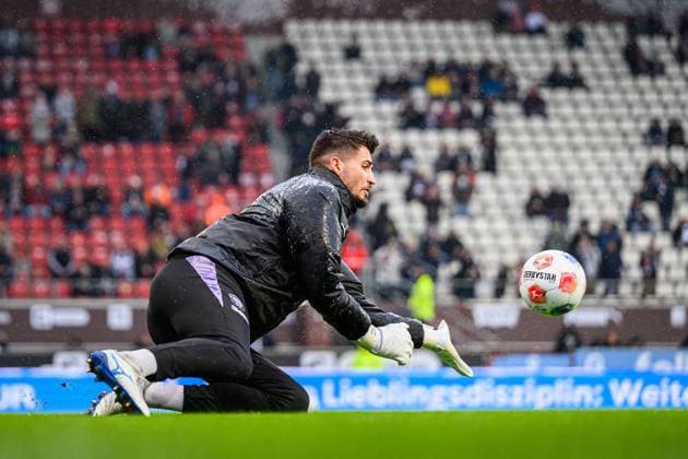 Fußball I Herren I Saison 2025-2026 I Bundesliga I 9. Spieltag I FC St. Pauli - Borussia Mönchengladbach I 01.11.2025 Nikola Vasilj (22, FC St. Pauli) Hamburg Millerntor-Stadion Hamburg Deutschland Copyright: xLobecax xHenningxRohlfsx