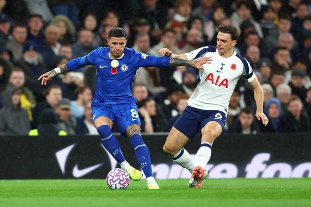 London, England, 1st November 2025. Enzo Fernandez of Chelsea and Joao Palhinha of Tottenham Hotspur challenge for the ball during the Tottenham Hotspur vs Chelsea Premier League match at the Tottenham Hotspur Stadium, London. Picture credit should read: Paul Terry Sportimage EDITORIAL USE ONLY. No use with unauthorised audio, video, data, fixture lists, club league logos or live services. Online in-match use limited to 120 images, no video emulation. No use in betting, games or single club league player publications. SPI_024_PT_Tottenham_Chelsea SPI-4252-0024