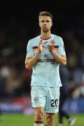 1st November 2025; Selhurst Park, Selhurst, London, England; Premier League Football, Crystal Palace versus Brentford; Kristoffer Ajer of Brentford thanking the fans after the match  KatiexChan