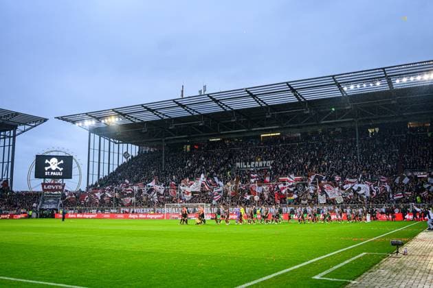 Fußball I Herren I Saison 2025-2026 I Bundesliga I 9. Spieltag I FC St. Pauli - Borussia Mönchengladbach I 01.11.2025 Das volle Millerntor-Stadion Hamburg Millerntor-Stadion Hamburg Deutschland Copyright: xLobecax xHenningxRohlfsx