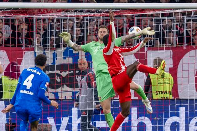 01.11.2025: Fußball: FC Bayern München - Bayer 04 Leverkusen in der Allianz Arena. Nicolas Jackson (Bayern München) erzielt das Tor zum 2:0. WICHTIGER HINWEIS: Gemäß den Vorgaben der DFL und des DFB ist es untersagt, in dem Stadion und oder vom Spiel angefertigte Fotoaufnahmen in Form von Sequenzbildern und oder videoähnlichen Fotostrecken zu verwerten bzw. verwerten zu lassen. Copyright: xDavidxInderliedx