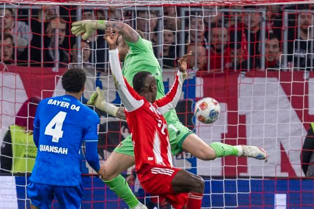 01.11.2025: Fußball: FC Bayern München - Bayer 04 Leverkusen in der Allianz Arena. Nicolas Jackson (Bayern München) erzielt das Tor zum 2:0. WICHTIGER HINWEIS: Gemäß den Vorgaben der DFL und des DFB ist es untersagt, in dem Stadion und oder vom Spiel angefertigte Fotoaufnahmen in Form von Sequenzbildern und oder videoähnlichen Fotostrecken zu verwerten bzw. verwerten zu lassen. Copyright: xDavidxInderliedx