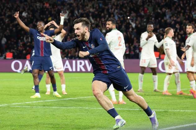 FOOTBALL : Paris Saint Germain Vs OGC Nice - Ligue 1 - 01 11 2025 Joie de Khvicha Kvaratskhelia (PSG) sur le but de Goncalo Ramos (PSG) ParisFrance  Copyright: xMichaelxBaucherx