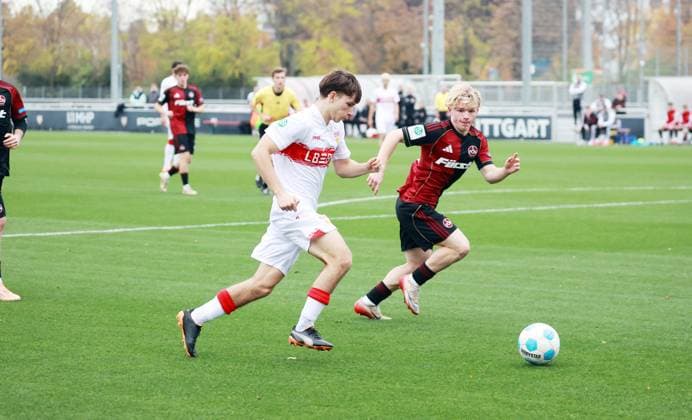 01.11.25 U19 VfB Stuttgart - U19 1. FC Nürnberg Deutschland, Stuttgart, 01.11.2025, Fussball, U19-DFB-Nachwuchsliga, Saison 2025 2026, U19 VfB Stuttgart - U19 1. FC Nürnberg (2:2): Neno Zezelj (VfB Stuttgart).