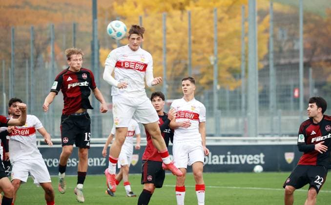 01.11.25 U19 VfB Stuttgart - U19 1. FC Nürnberg Deutschland, Stuttgart, 01.11.2025, Fussball, U19-DFB-Nachwuchsliga, Saison 2025 2026, U19 VfB Stuttgart - U19 1. FC Nürnberg (2:2): Matheos Tsigkas (VfB Stuttgart); Tor 1:1 Tsigkas.
