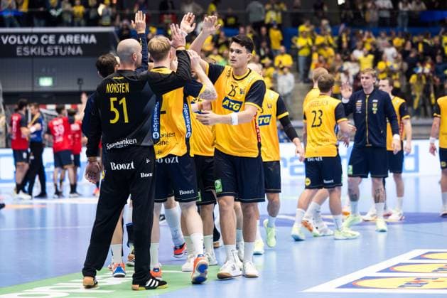 251101 Nikola Roganovic of Sweden celebrates after the International Friendly, Länderspiel, Nationalmannschaft handball match between Sweden and Spain on November 1, 2025 in Eskilstuna. Photo: Kenta Jönsson BILDBYRAN COP 210 KJ0282 handball handboll handball landslag sverige sweden spain national teams bbeng jubel Copyright: KENTAxJÖNSSON BB251101KJ052