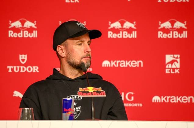 Deutschland: Fussball Bundesliga 2025 26, 9. Spieltag - RB Leipzig vs VfB Stuttgart - Red Bull Arena -Stadion (Leipzig): Sebastian Hoeneß Sebastian Hoeness (Trainer , VfB Stuttgart) Leipzig Copyright: xAymanxAlahmedx