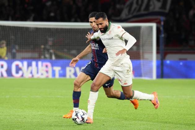 FOOTBALL : Paris Saint Germain Vs OGC Nice - Ligue 1 - 01 11 2025 Ali Abdi (OGC Nice) Vs Achraf Hakimi (PSG) ParisFrance  Copyright: xMichaelxBaucherx