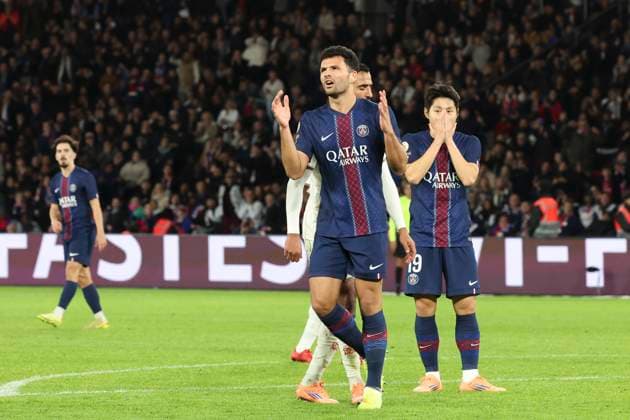 FOOTBALL : Paris Saint Germain Vs OGC Nice - Ligue 1 - 01 11 2025 Goncalo Ramos (PSG) - Lee Kang-In (PSG) ParisFrance  Copyright: xMichaelxBaucherx