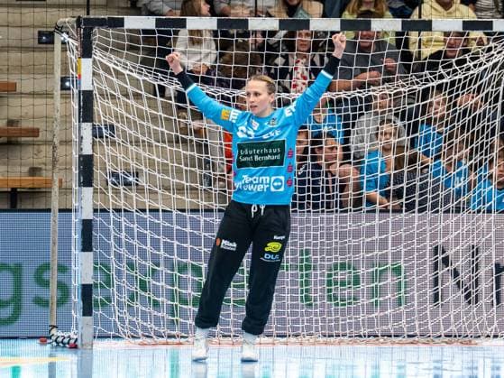 Celina Meissner (Frisch Auf Frauen, 61) jubelt nach dem gehaltenen Siebenmeter, Frisch Auf Goeppingen vs. HSG Blomberg-Lippe, Handball, 1. Bundesliga, Spielzeit 2025 2026, 01.11.2025 Frisch Auf Goeppingen vs. HSG Blomberg-Lippe, Handball, 1. Bundesliga, Spielzeit 2025 2026, 01.11.2025 Goeppingen Copyright: xMichaelxSchmidt Eibner-Pressefotx EP_MST