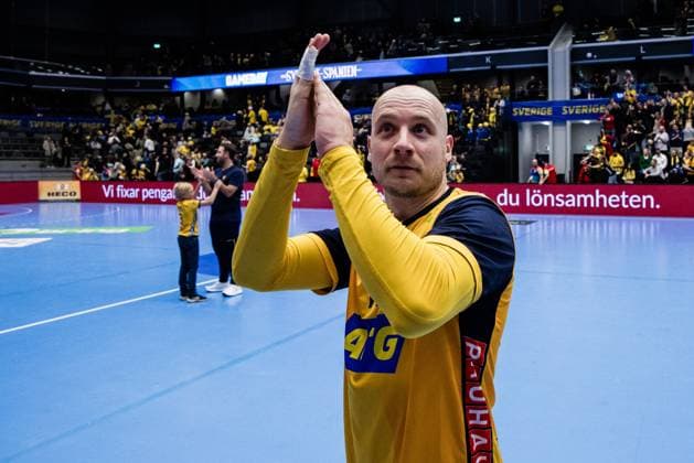 251101 Daniel Pettersson of Sweden celebrates after the International Friendly, Länderspiel, Nationalmannschaft handball match between Sweden and Spain on November 1, 2025 in Eskilstuna. Photo: Kenta Jönsson BILDBYRAN COP 210 KJ0282 handball handboll handball landslag sverige sweden spain national teams bbeng jubel Copyright: KENTAxJÖNSSON BB251101KJ067