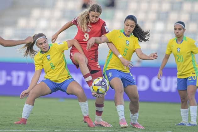 Brazil v Canada: Group A - FIFA U-17 Women s World Cup Morocco 2025 8 Pepe (Midfielder) of Brazil U-17 and 5 Andreyna (Defender) of Brazil U-17 contrast with 9 Kekic (Forward) of Canada U-17 in action during the FIFA U17, U 17 Women s World Cup Morocco 2025 quarter-final match between Brazil and Canada in Rabat, Morocco, on November 1, 2025, at the Olympic Stadium. Rabat Morocco  Copyright: xAndreaxxAmatox originalFilename:amato-notitle251101_npMRN.jpg