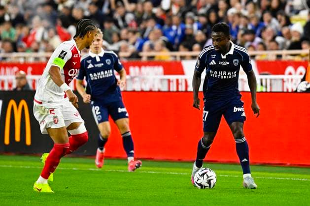 FOOTBALL : AS Monaco VS Paris FC - Ligue 1 McDonald s - 01 11 2025 Moses Simon (Paris FC) Thilo Kehrer (ASM) - Ligue 1 McDonald™s match between AS Monaco and Paris Football Club on November 1, 2025 at the Louis II Stadium in Monaco. MonacoMonaco  Copyright: xWilliamxCannarellax