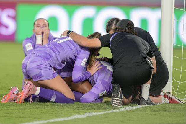Brazil v Canada: Group A - FIFA U-17 Women s World Cup Morocco 2025 Canada experiences disappointment after the FIFA U17, U 17 Women s World Cup Morocco 2025 quarter-final match between Brazil and Canada in Rabat, Morocco, on November 1, 2025, at Olympic Stadium. Rabat Morocco  Copyright: xAndreaxxAmatox originalFilename:amato-notitle251101_npcqw.jpg