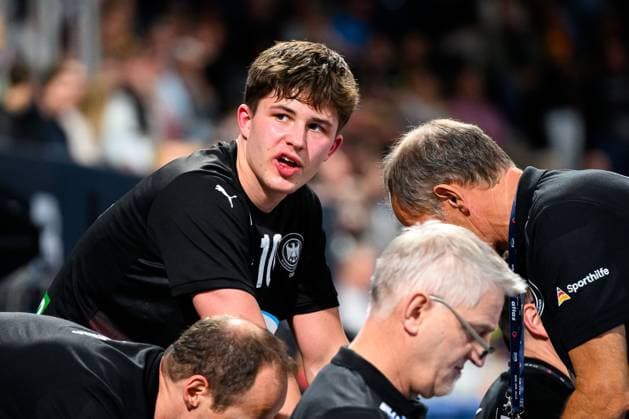 Nuernberg: Handball - Laenderspiel U20 - Deutschland - Ungarn Rasmus Ankermann (Deutschland) Verletzt Verletzung Schmerzen Nuernberg PSD Bank Arena Bayern Deutschland