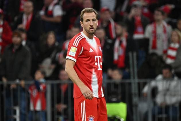 01.11.2025, xjrdrx, Fussball 1.Bundesliga, FC Bayern Muenchen - Bayer 04 Leverkusen v.l. Harry Kane (FC Bayern Muenchen) (DFL DFB REGULATIONS PROHIBIT ANY USE OF PHOTOGRAPHS as IMAGE SEQUENCES and or QUASI-VIDEO) Muenchen