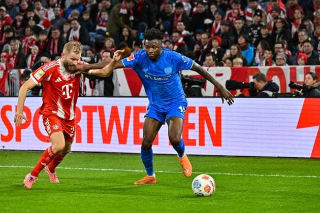 Bundesliga; FC Bayern München - Bayer 04 Leverkusen; 01.11.2025 MÜNCHEN, DEUTSCHLAND - 1. NOVEMBER: im Duell Konrad LAIMER (FC Bayern Munich 27) und Edmond TAPSOBA (Bayern Leverkusen 12) während dem Bundesligamatch zwischen dem FC Bayern München und Bayer 04 Leverkusen am 9. Spieltag in der Allianz Arena am 1. November 2025 in München, Germany DFL REGULATIONS PROHIBIT ANY USE OF PHOTOGRAPHS AS IMAGE SEQUENCES AND OR QUASI-VIDEO Copyright: xBEAUTIFULxSPORTS Goldbergx