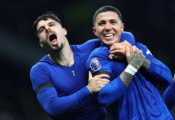 Enzo Fernandez of Chelsea and Pedro Neto of Chelsea celebrate after the match Tottenham Hotspur v Chelsea, Premier League, Football, Tottenham Hotspur Stadium, London, UK - 01 Nov 2025London Tottenham Hotspur Stadium United Kingdom EDITORIAL USE ONLY No use with unauthorised audio, video, data, fixture lists, club league logos or live services. Online in-match use limited to 120 images, no video emulation. No use in betting, games or single club league player publications.  Copyright: xMichaelxZemanek Shutterstockx 15639958ag
